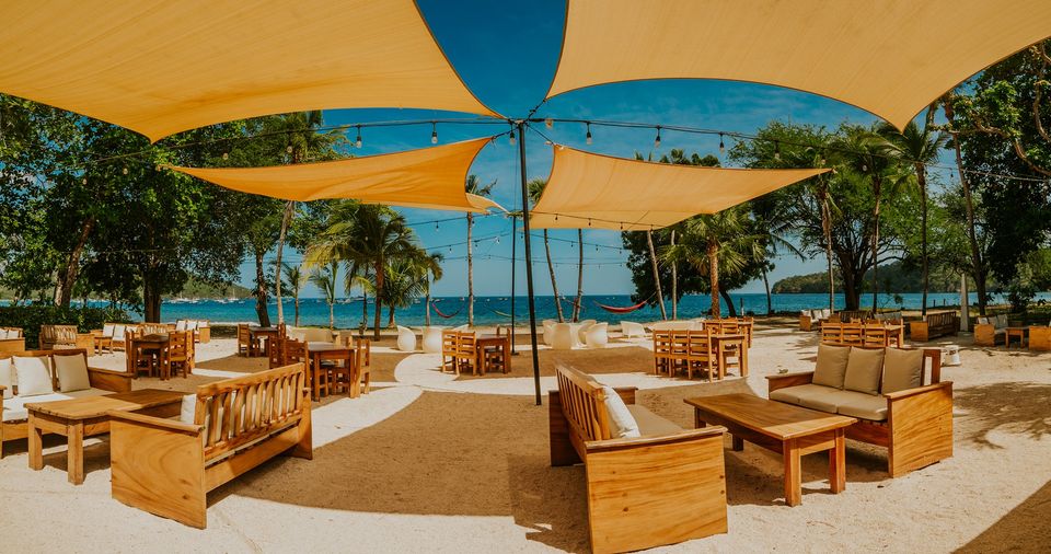 Café de Playa beach front restaurant and suites - photo 3