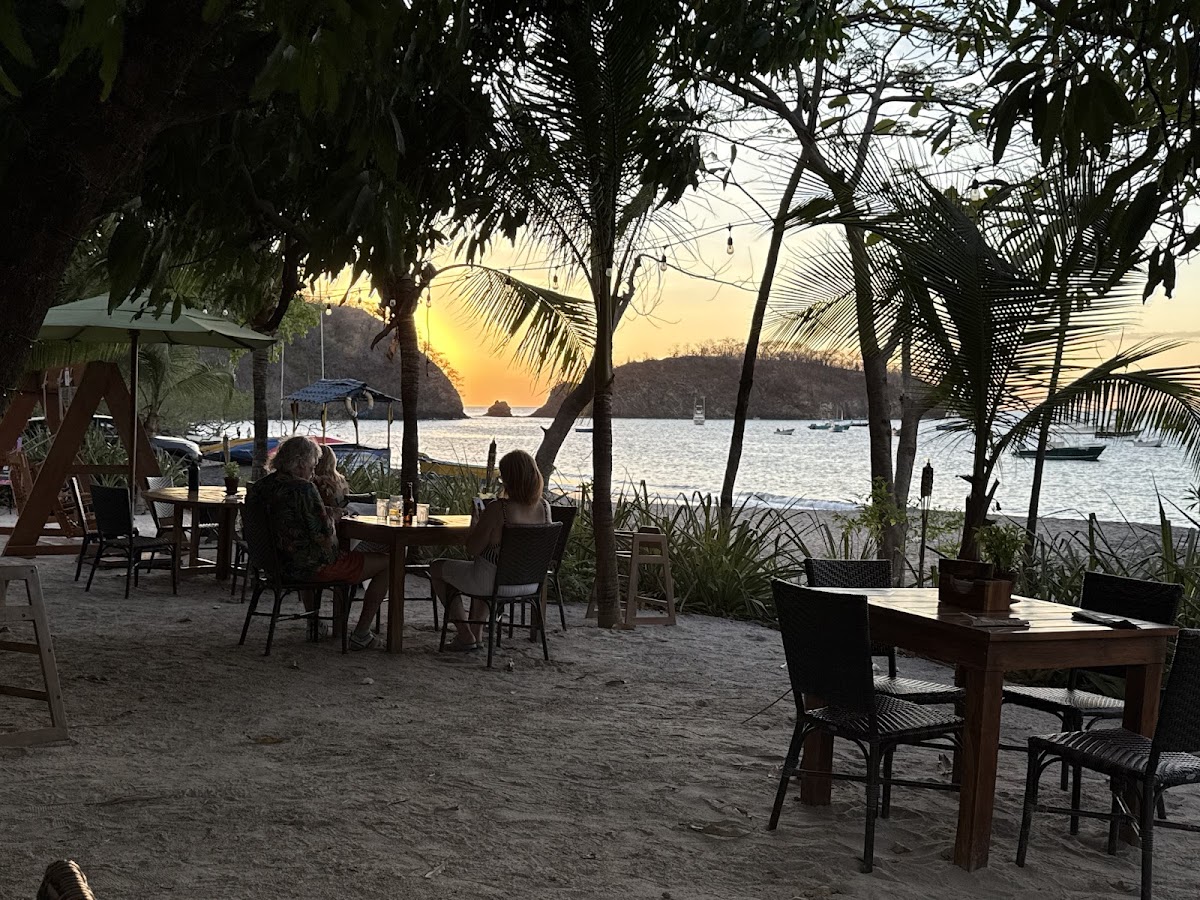 Café de Playa beach front restaurant and suites - photo 6
