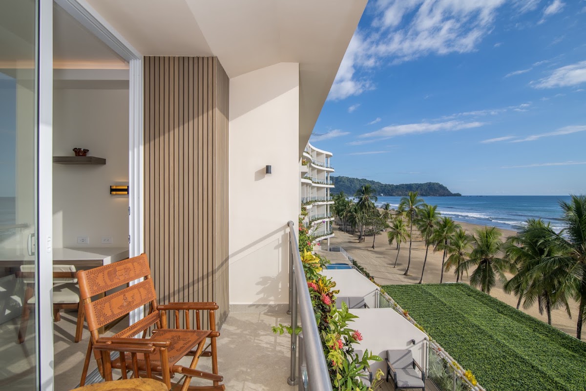 Clarita's Beach Bar & Resort