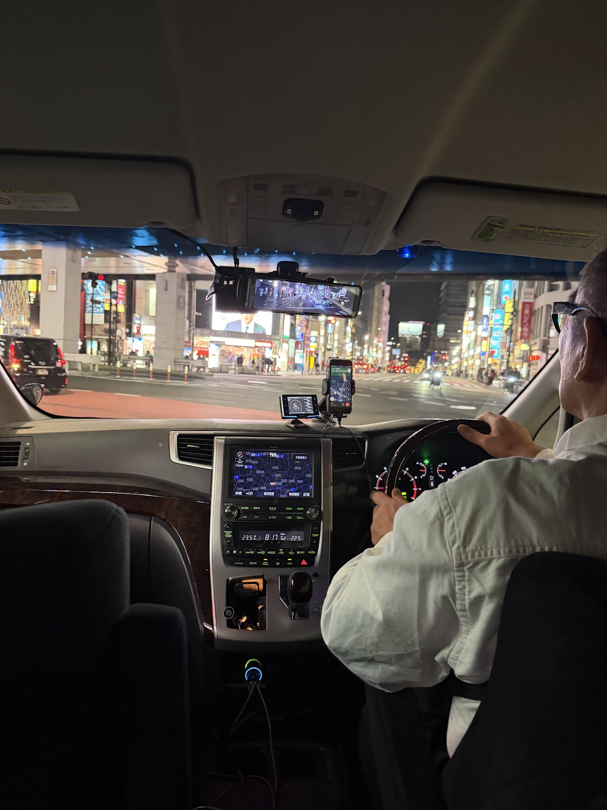 Hire Taxi Japan - photo 7